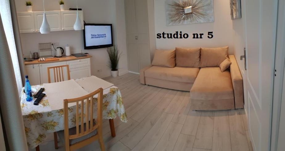 One-Bedroom Apartment Number 5